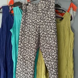 Attyre Woman Pull-On Printed Ankle pants. Size 22W